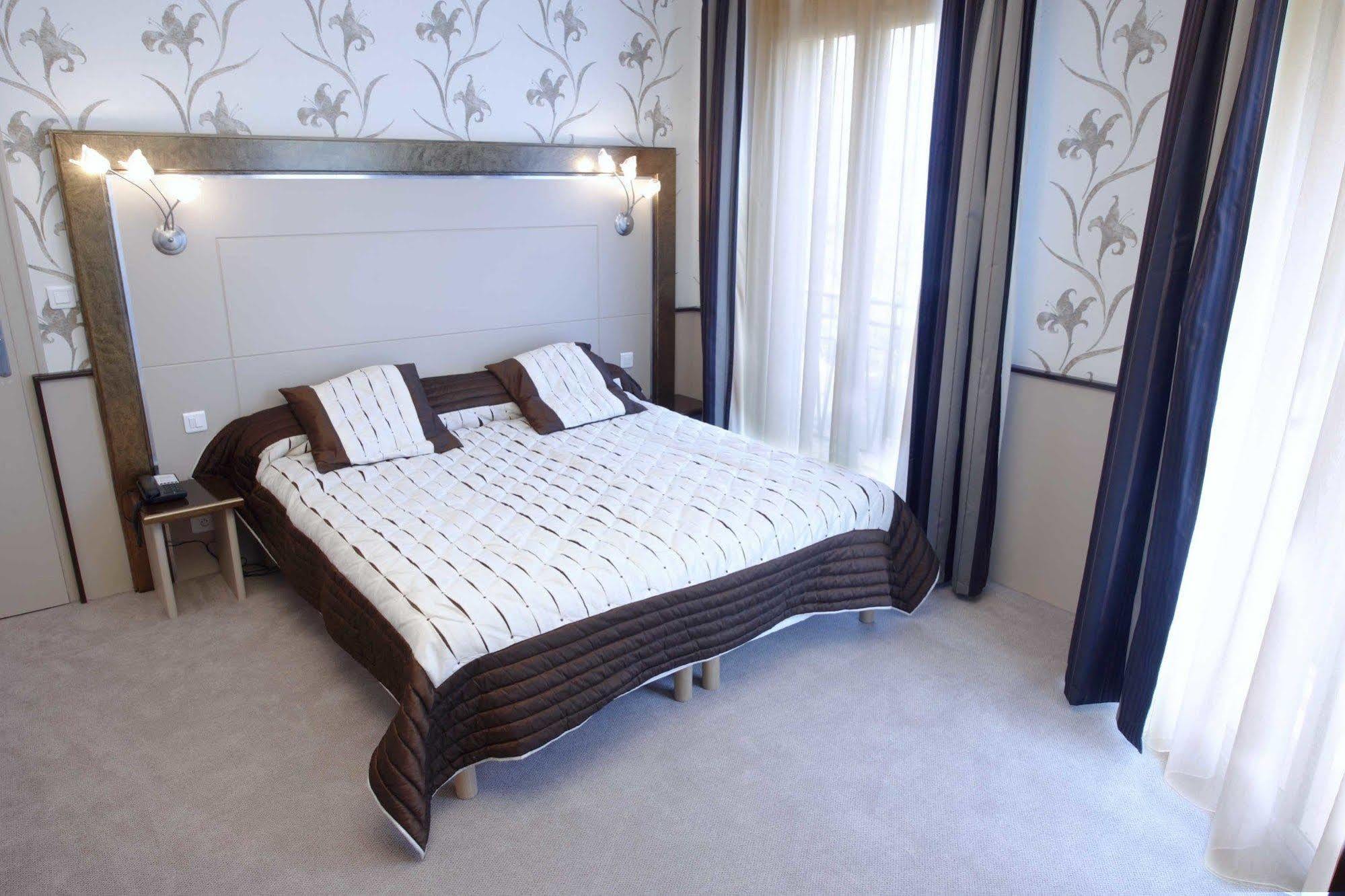 Hotel Le Berry Saint-Nazaire Εξωτερικό φωτογραφία