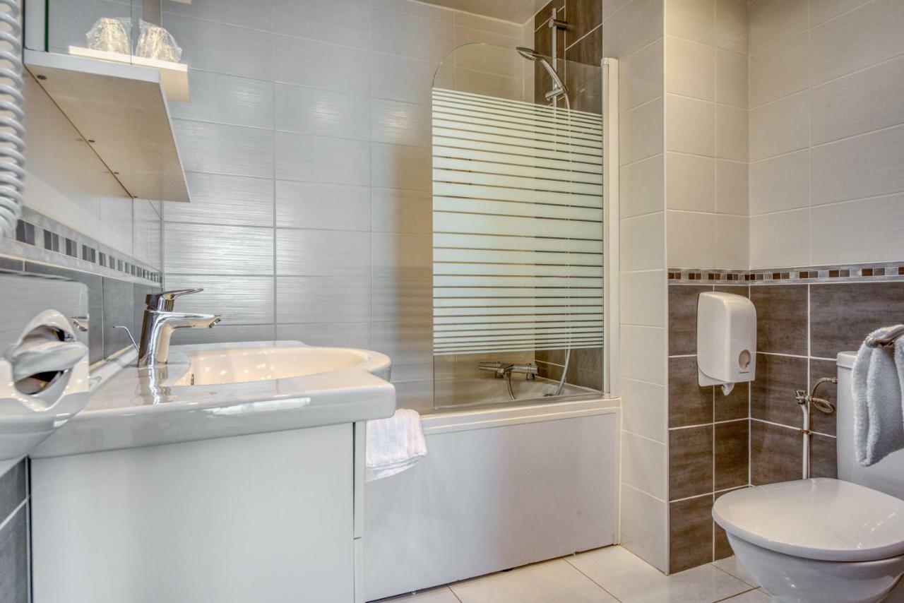Hotel Le Berry Saint-Nazaire Εξωτερικό φωτογραφία